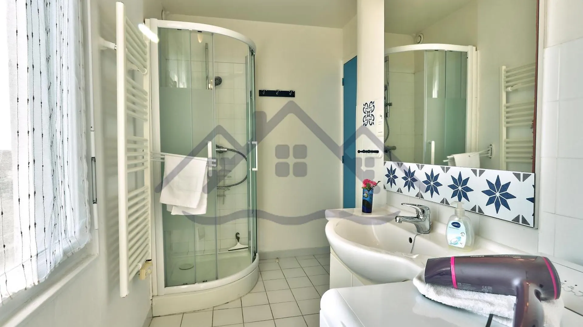 Localise - B02- Appartement Vue Mer - Plage Et Centre A Pied - Balcon - Wifi Inclus - Draps Inclus - Animaux Bienvenus Tréffiagat 0*,  Franciaország
